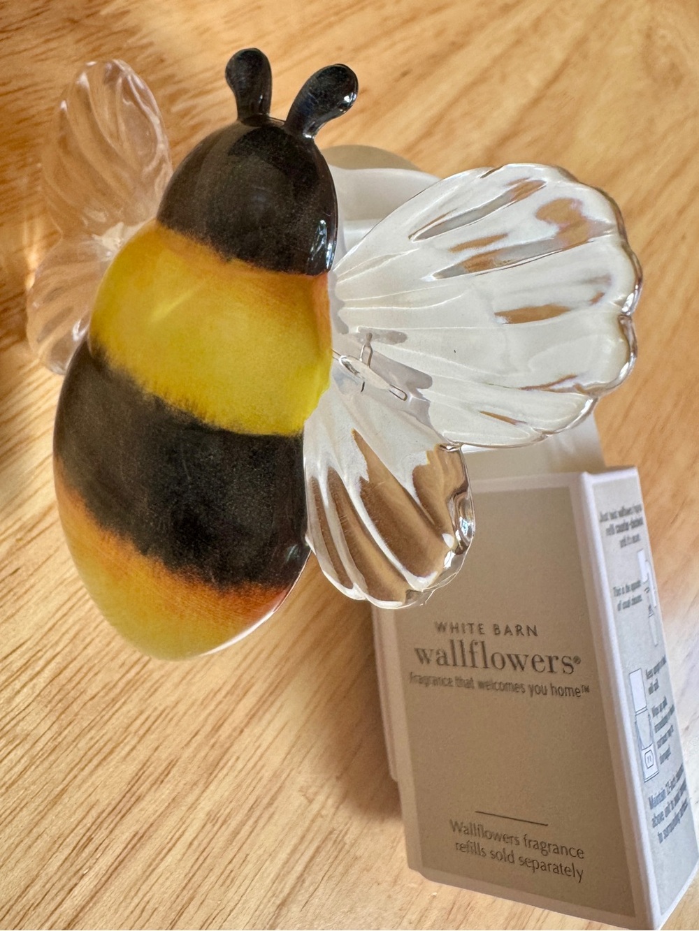 Bath & Body Works Yellow & Black Bee Wallflower Plug-In Accent